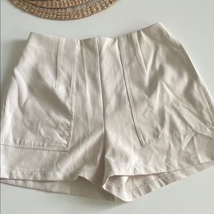 Sincerely Jules Medium‎ Cream High Waist Shorts Pockets